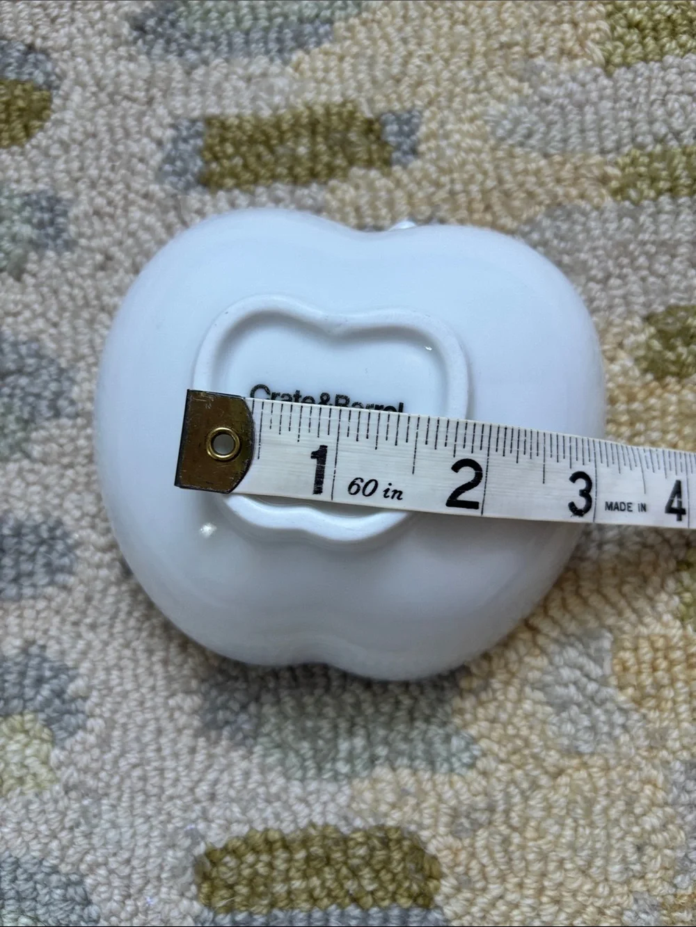 Crate & Barrel Small apple-shaped bowl EUC white porcelain